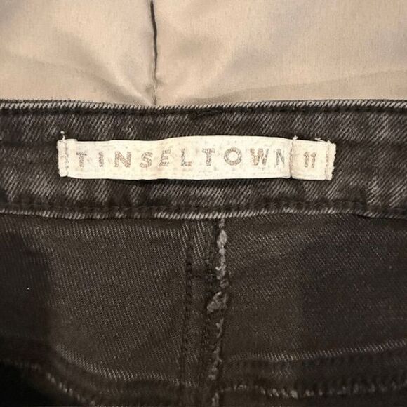 Tinseltown Stonewashed Black Jeans Distressed Relaxed Fit Tapered Leg Size 11 - Picture 6 of 12